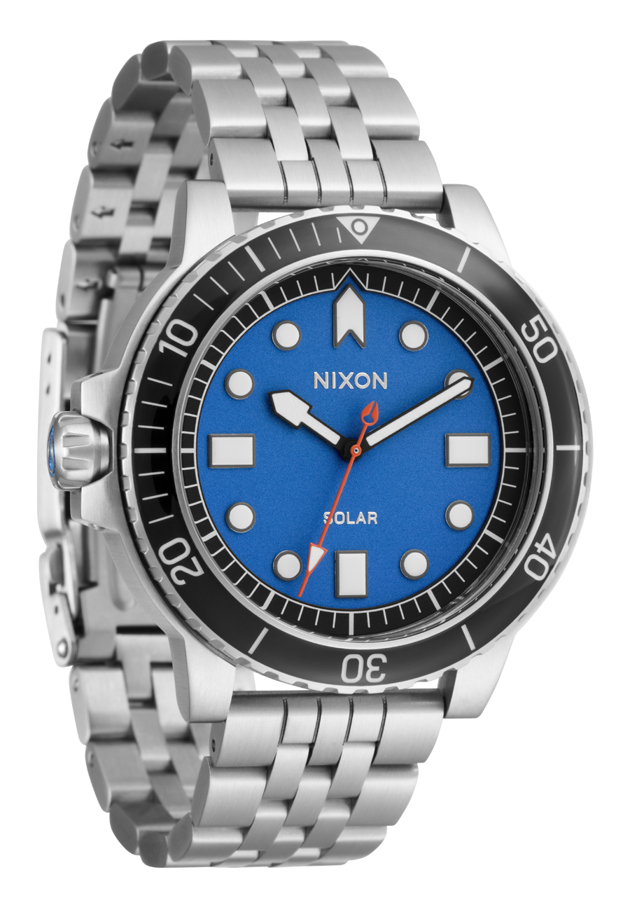 Relógio Nixon Stinger 44 Prateado, Azul e Preto – vista lateral