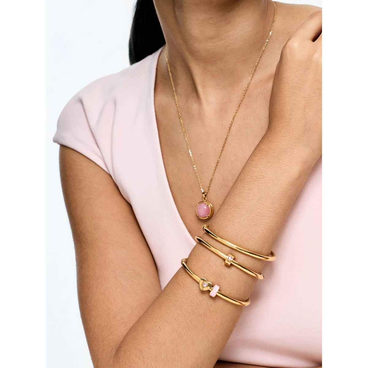 Charm ONE Story Aurora Crystal Dourado — OJCS27G; exemplo de utilização