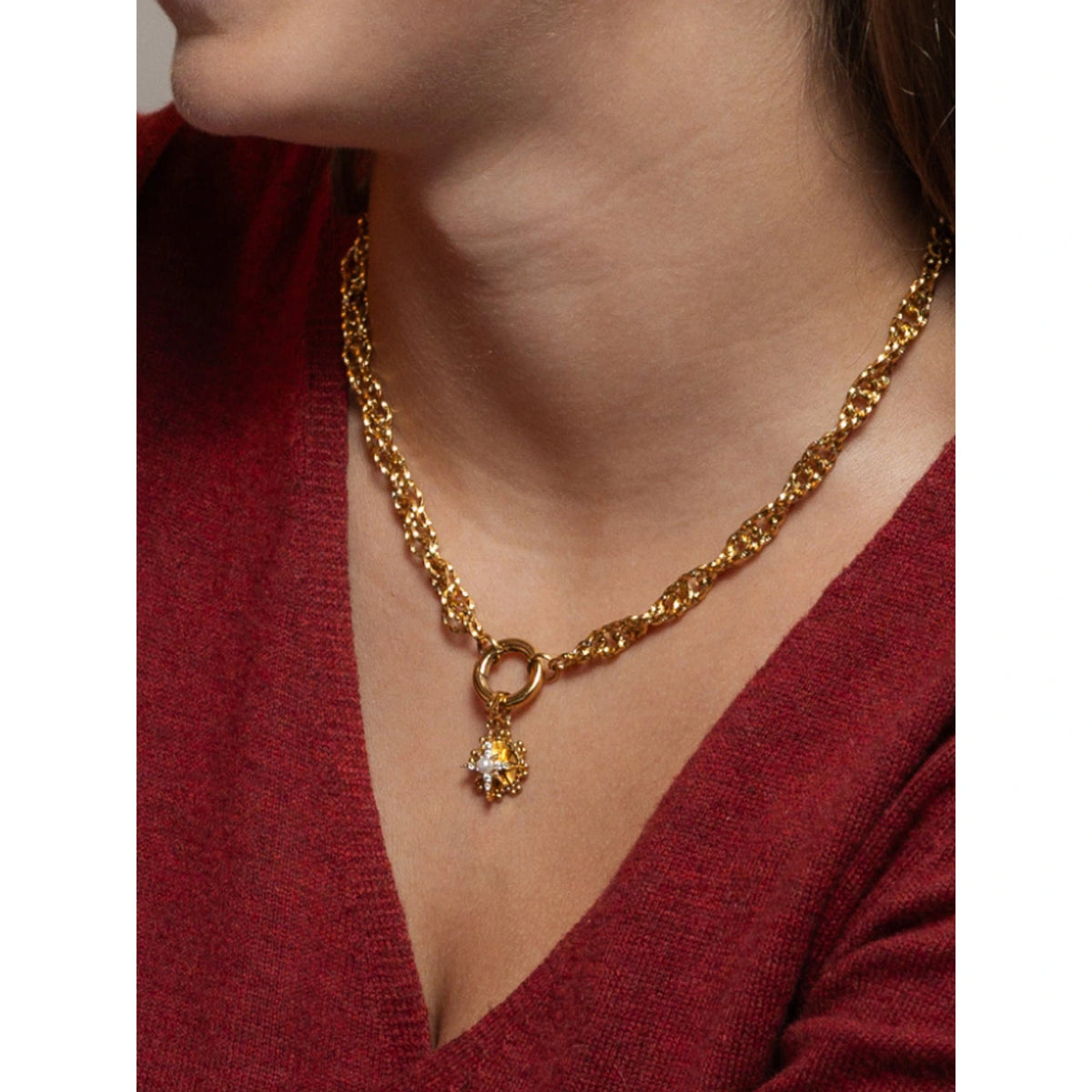 Colar ONE Life Master Union Double Dourado — OJNMG04; exemplo de utilização