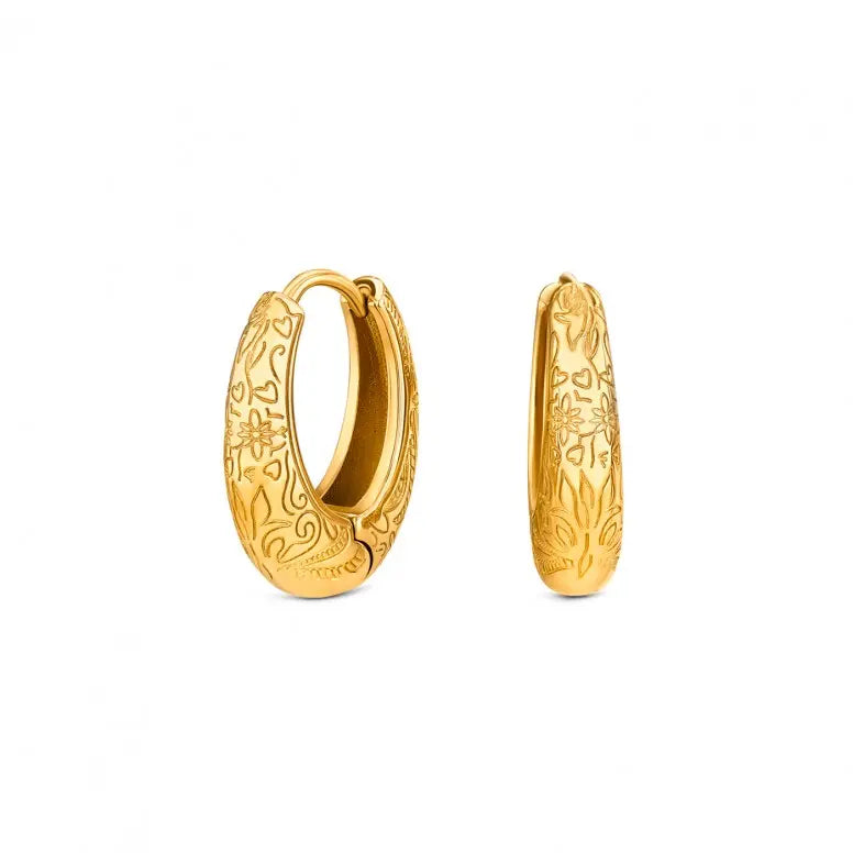 Brincos ONE Alma Classic Hoop dourados em pormenor